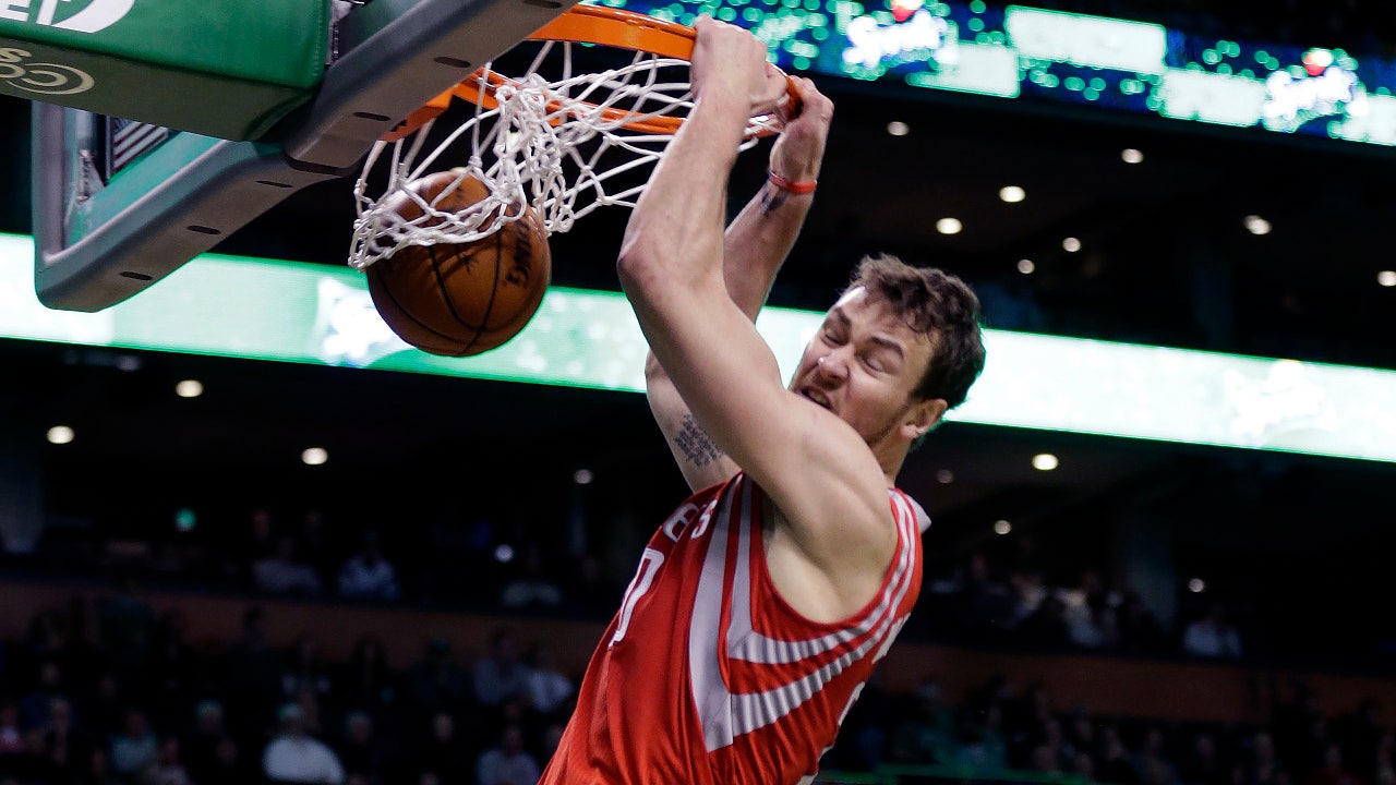 Motiejunas scores 26, Rockets top Celtics for 4th win in row